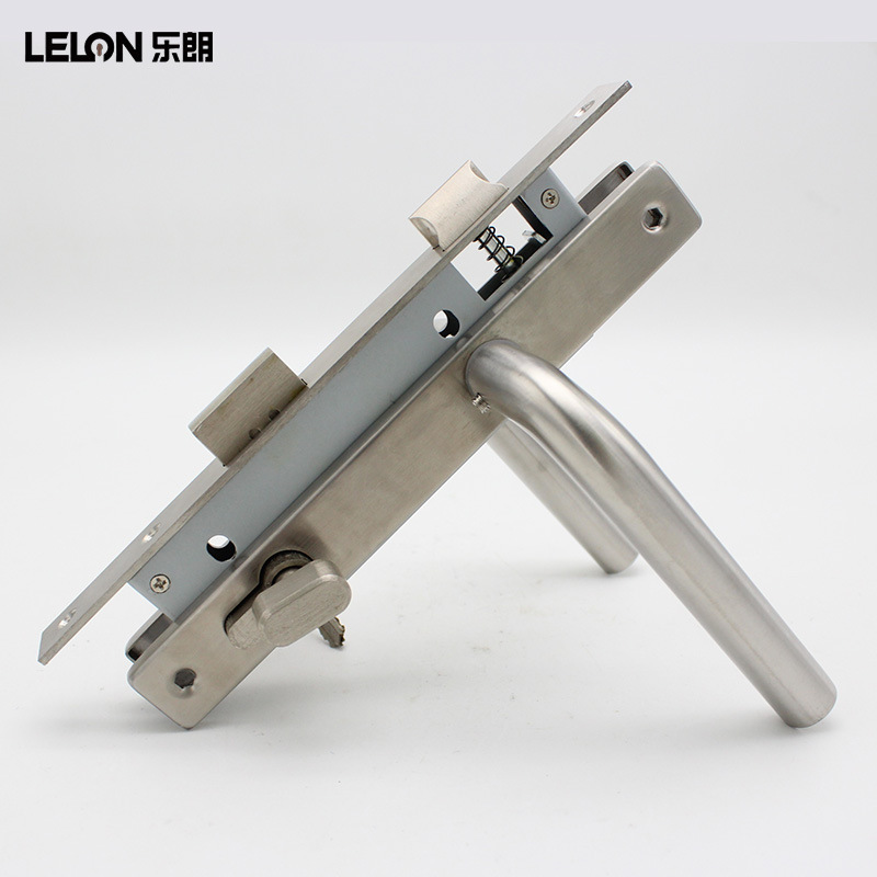 khoa tay gat cua nhom 0236 (15)