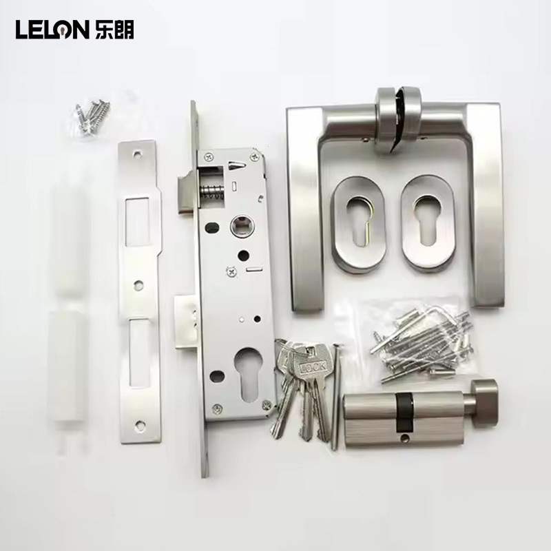 khoa tay gat cua nhom 0236 (16)