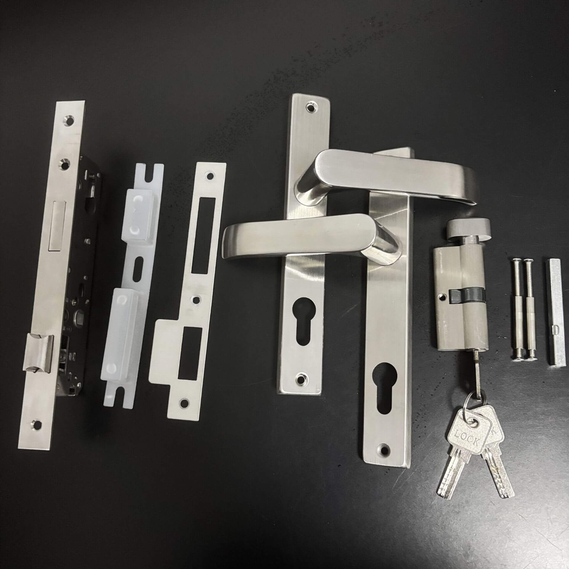 khoa tay gat cua nhom 0236 (7)